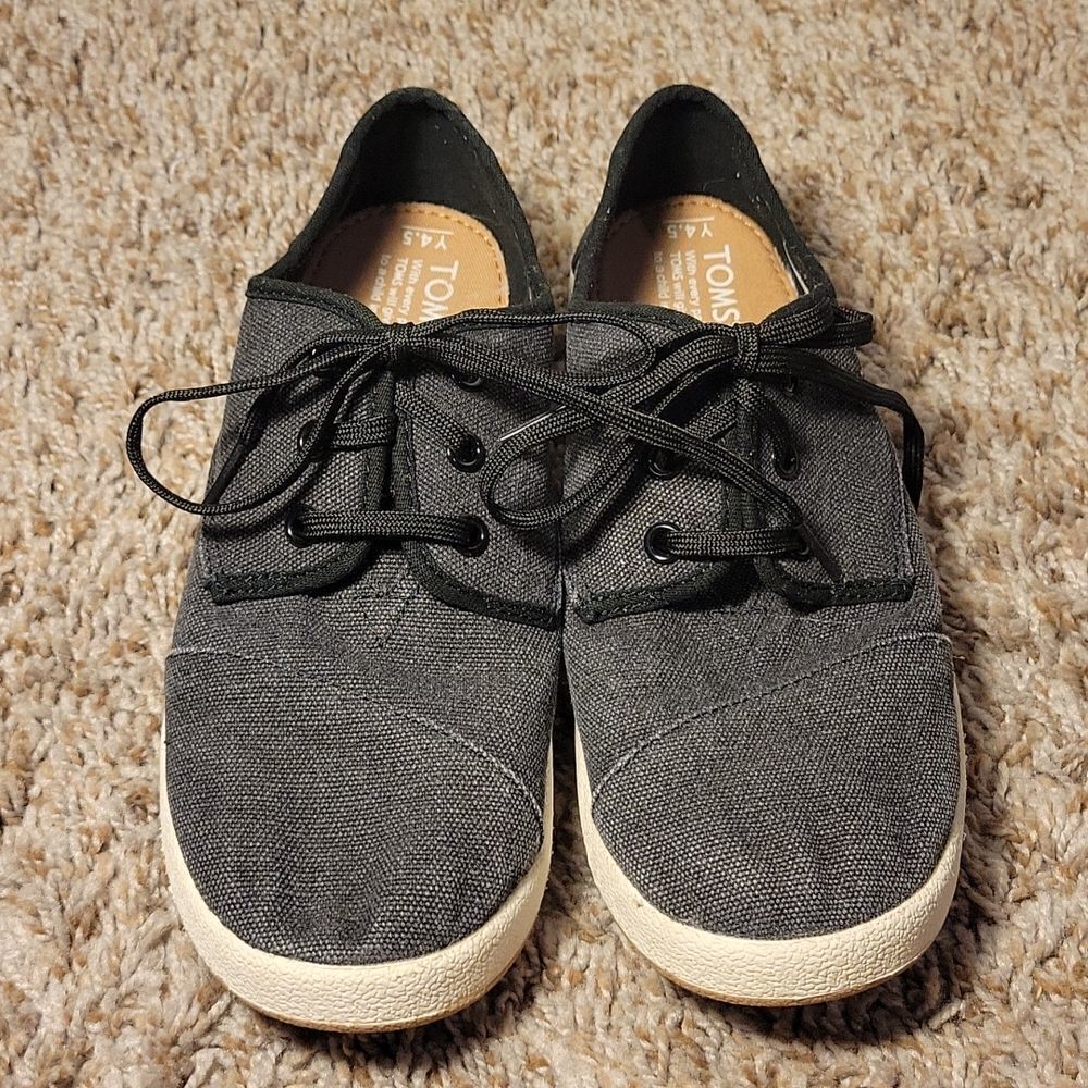 Toms gray and black sneakers size 4.5